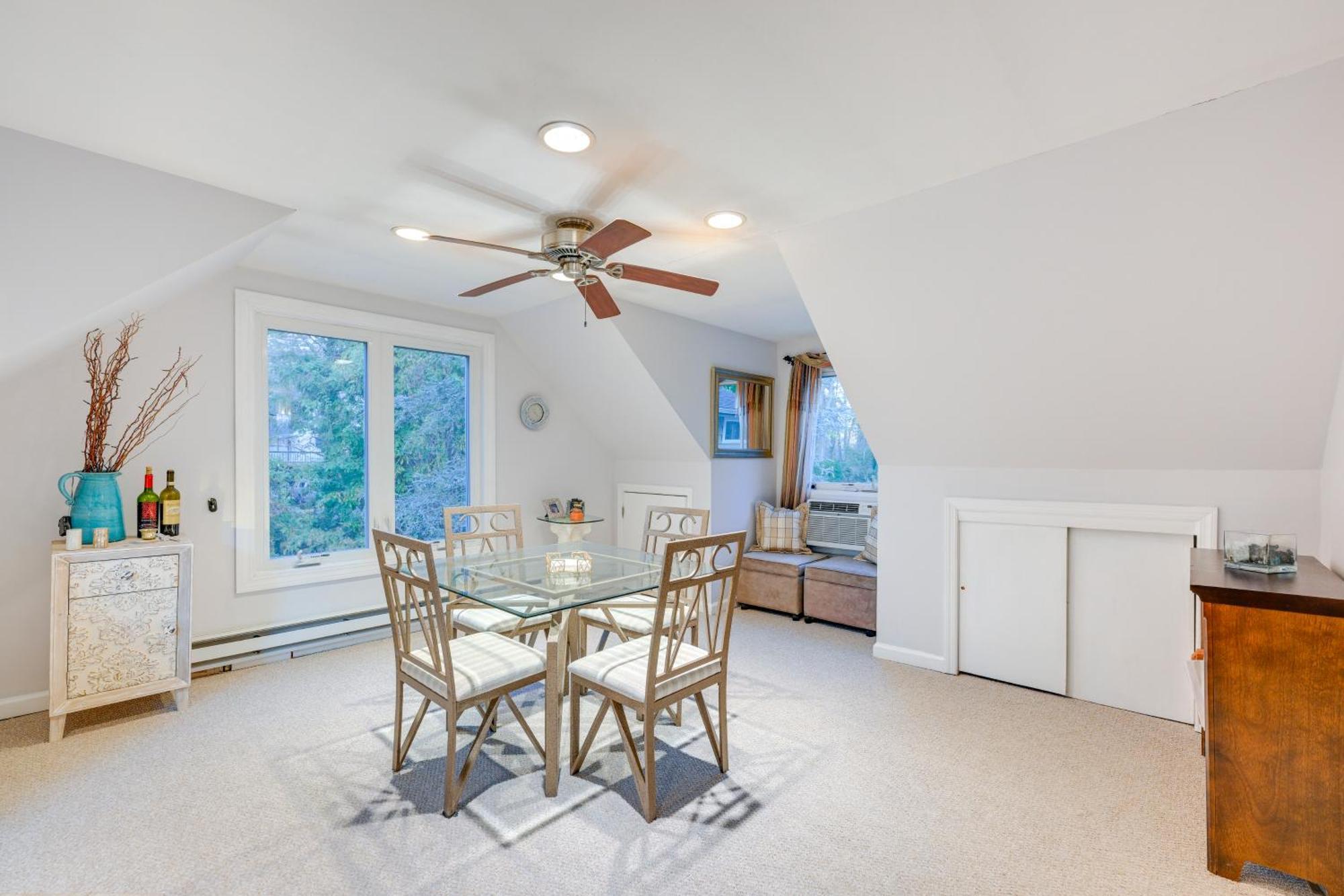 Cozy Dix Hills Apt With Deck About 7 Mi To Beach! エクステリア 写真