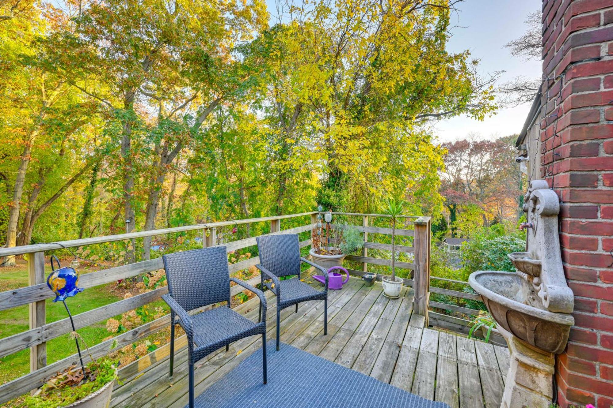 Cozy Dix Hills Apt With Deck About 7 Mi To Beach! エクステリア 写真